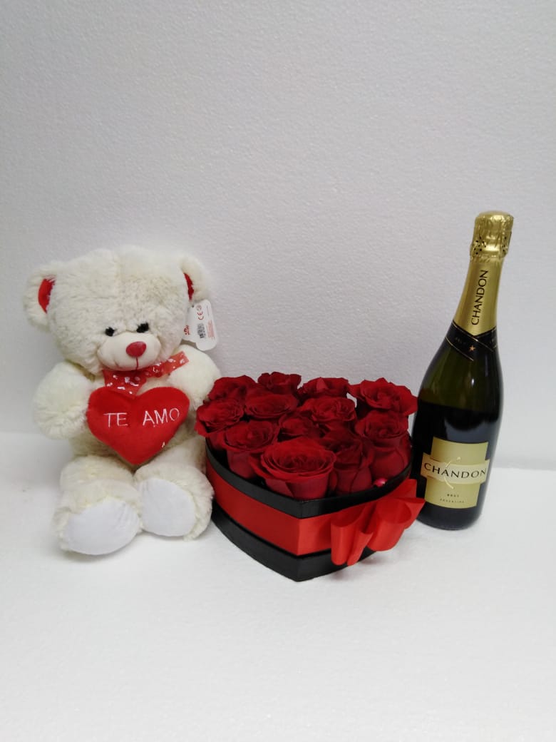 Caja corazn con 12 Rosas ms Peluche y Champagne 375 cc